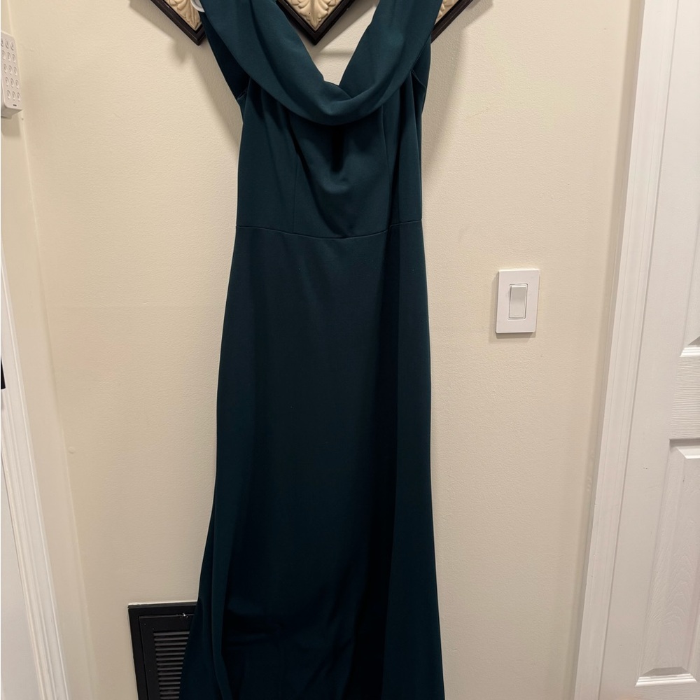 Elegant Emerald Green Sleeveless Cowl Neck Maxi Dress